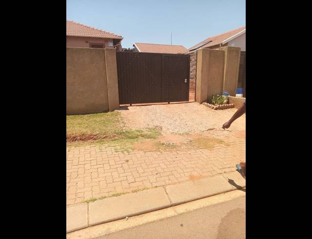 2 BEDROOM HOUSE FOR SALE IN LENASIA
